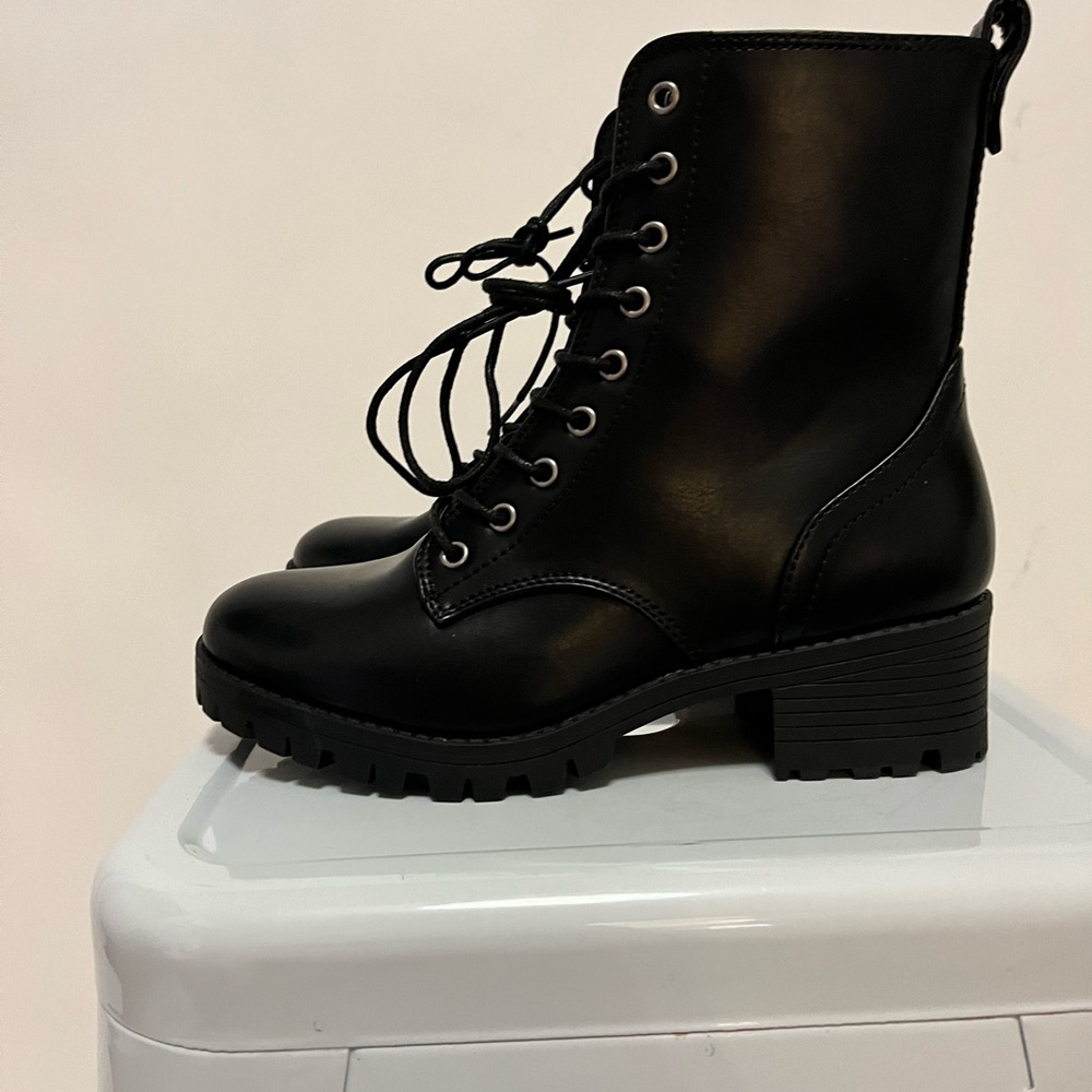 Oleen Black Combat Boots  - Brand: Sugar